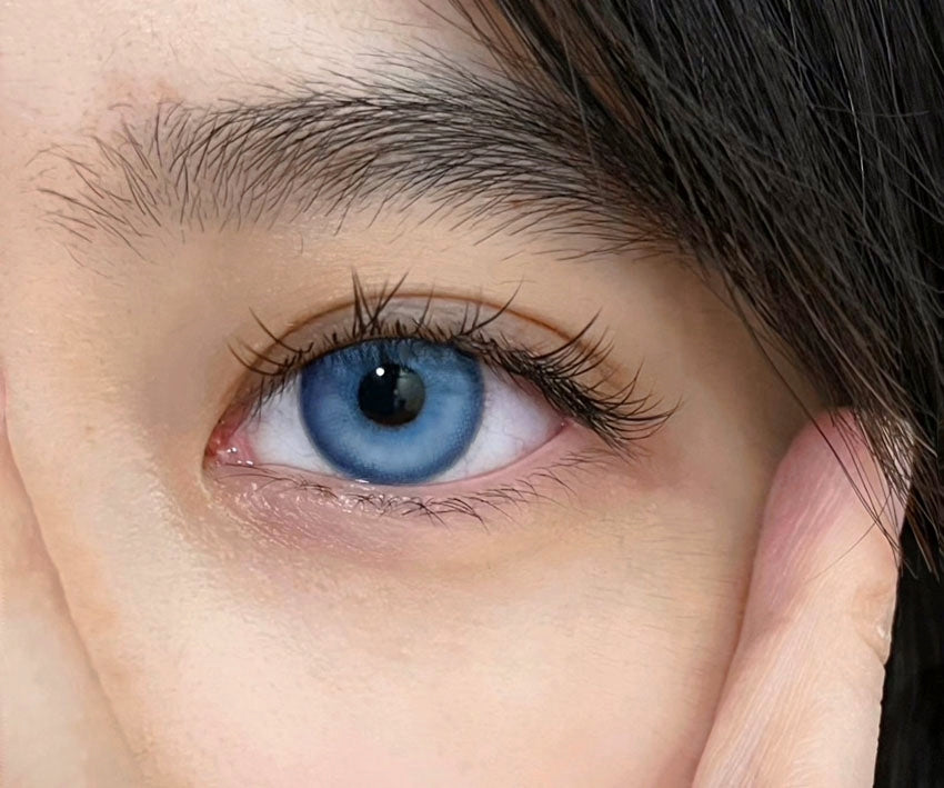 Blue Contact Lenses covers dark brown eyes