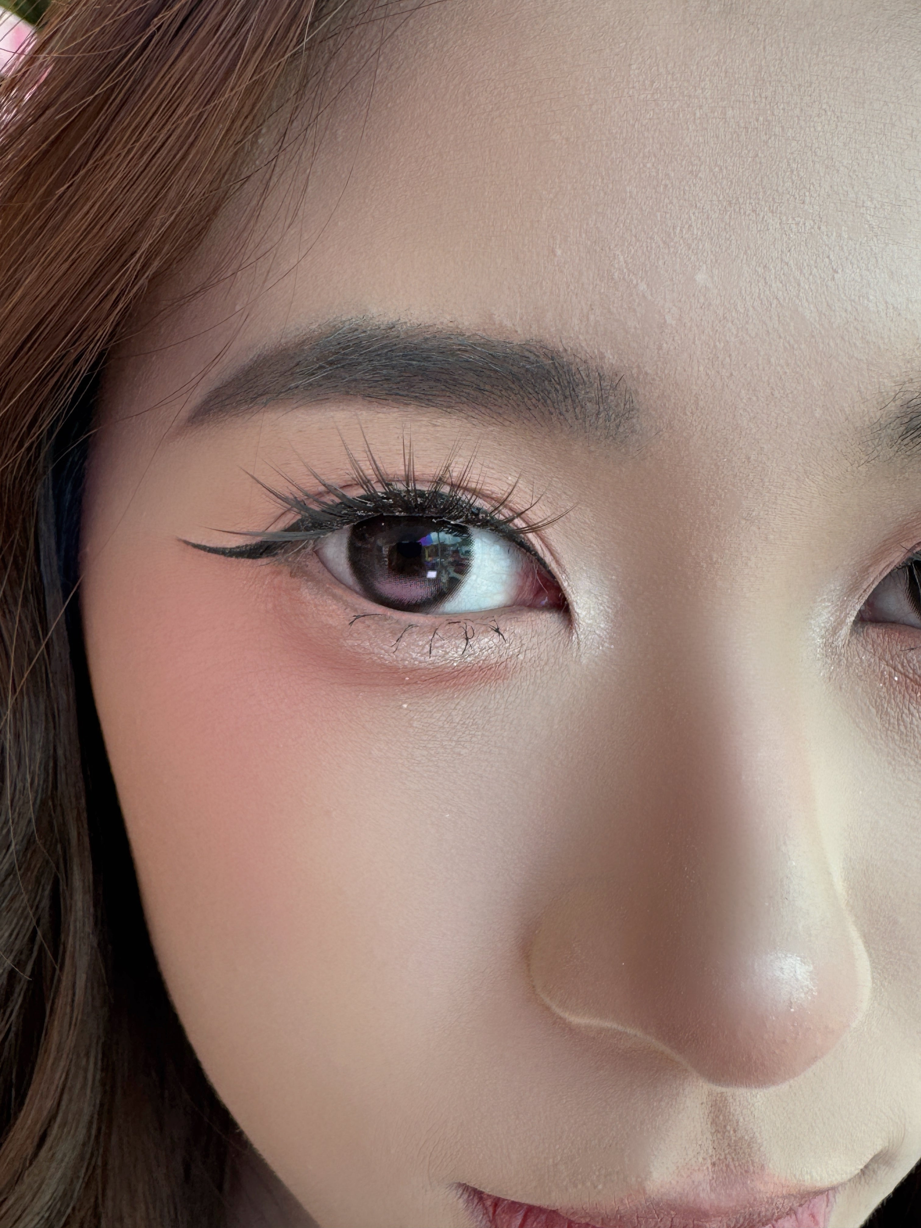 Weighted Highlight Petal Kiss