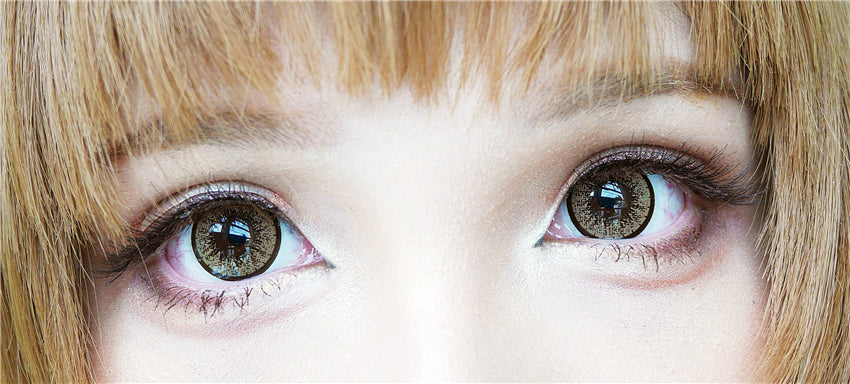 Blytheye Brown (EOS Nuevo Adulto)