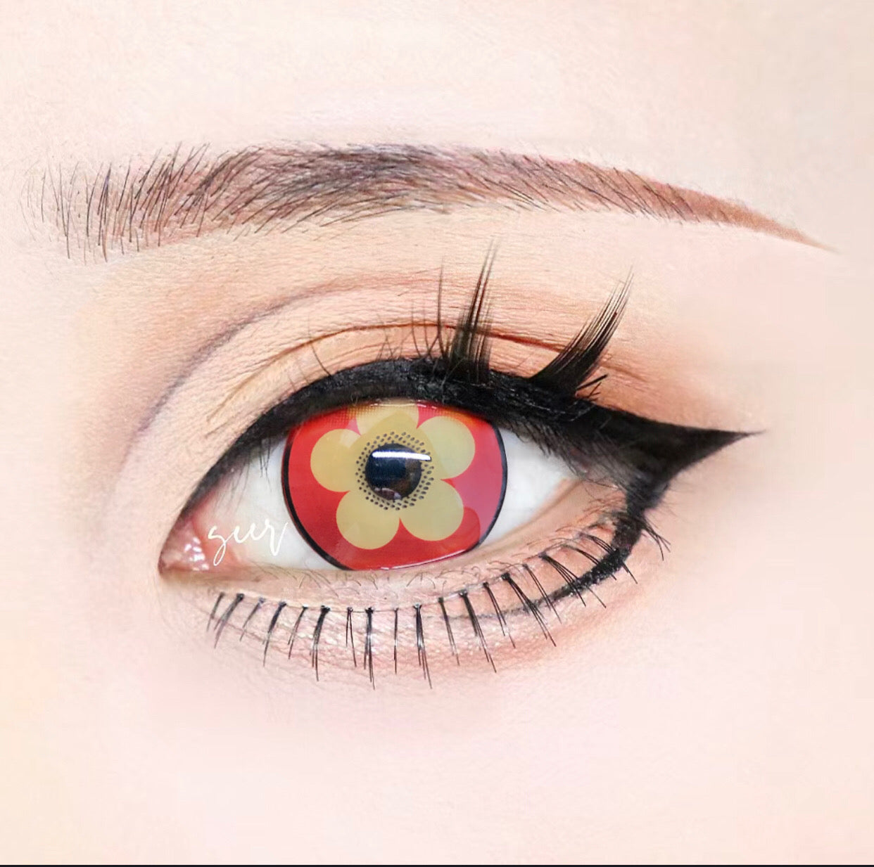 hu tao cosplay contacts close up eyes