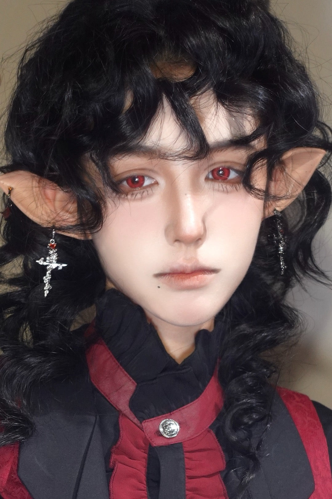 vivid brilliant red color cosplay contacts close up lenses cosplayer 5