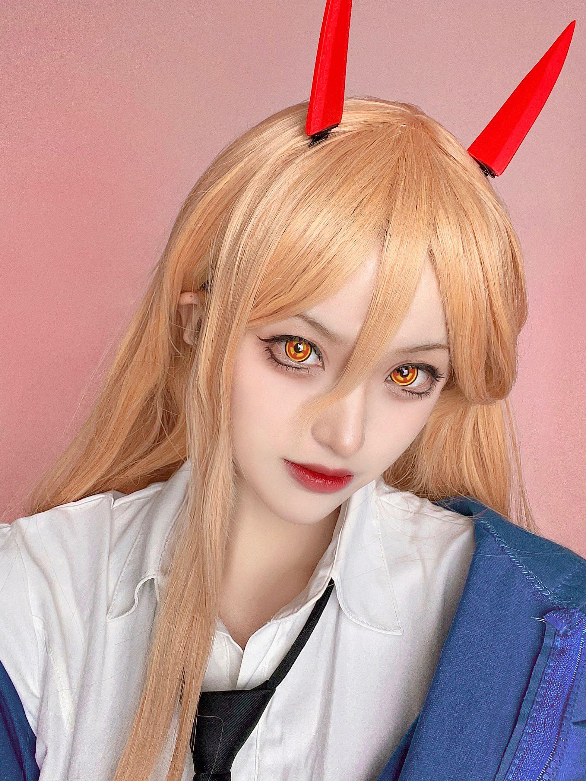 Contactos de cosplay de poder_V1