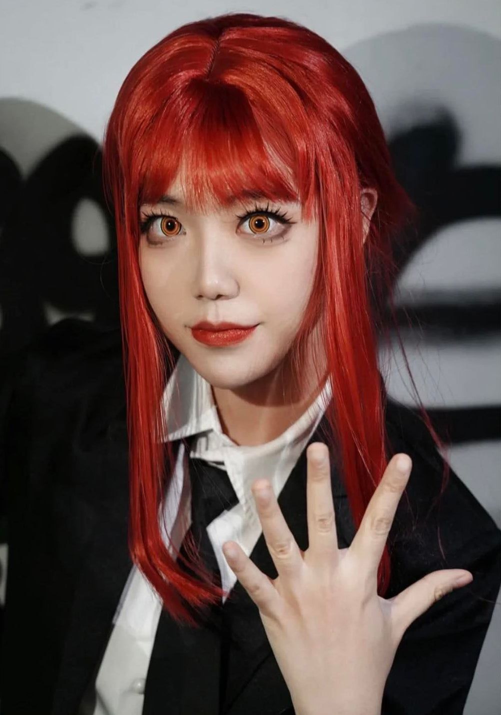 Makima Chainsaw man cosplay contact lens Make up