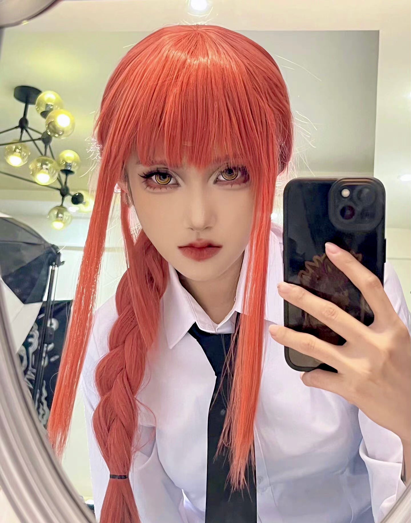 Makima Chainsaw man cosplay contacts cosplayer 3