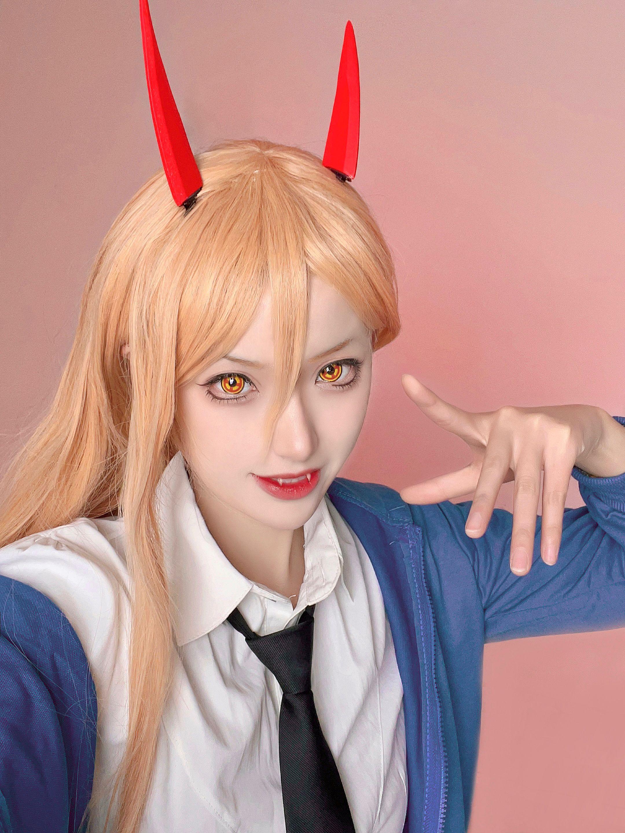 Contactos de cosplay de poder_V1