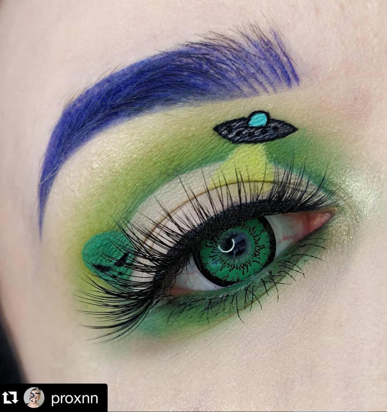 DollyEye Green