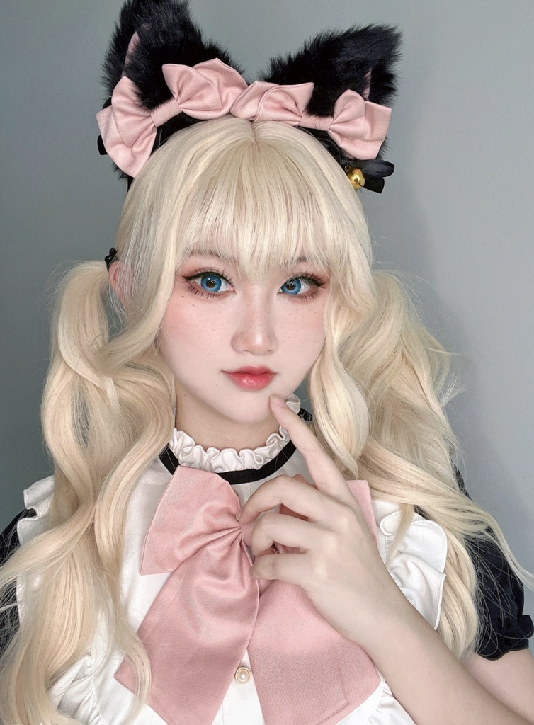 65cm Soft Blond Long Wavy Natural Hair Wig with Bangs