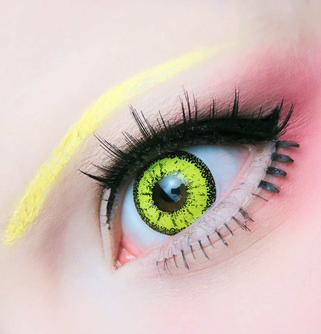 Vivid Brilliant Yellow Cosplay Lenses – Neon Yellow Eyes